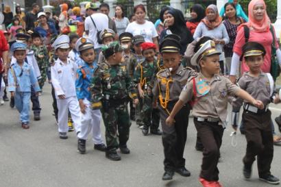 Detail Gambar Anak Pakaibaju Polisi Nomer 36