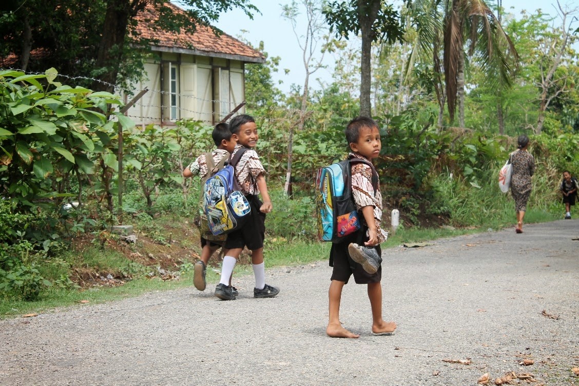 Detail Gambar Anak Pedesaan Putus Sekolah Nomer 12