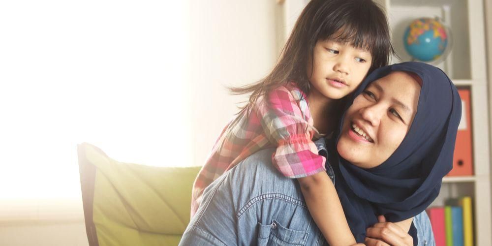 Detail Gambar Anak Peluk Ibu Gambar Anak Kangen Ibu Nomer 39