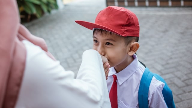 Detail Gambar Anak Pergi Sekolah Nomer 16