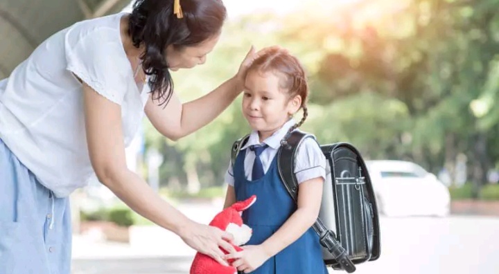 Detail Gambar Anak Pertama Masuk Sekolah Nomer 29