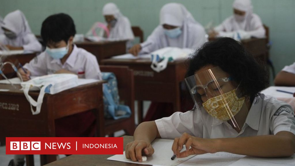 Detail Gambar Anak Sd Di Kelas Sedang Ngobrol Nomer 46