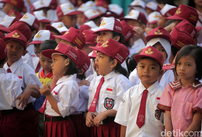 Detail Gambar Anak Sd Seragam Merah Putih Nomer 18