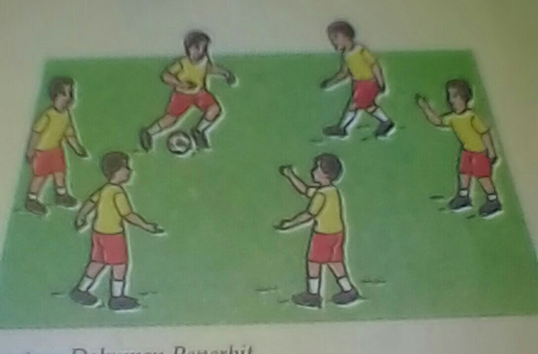 Detail Gambar Anak Sedang Bermain Bola Nomer 16