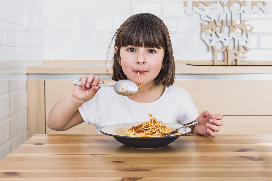 Detail Gambar Anak Sedang Makan Nomer 13