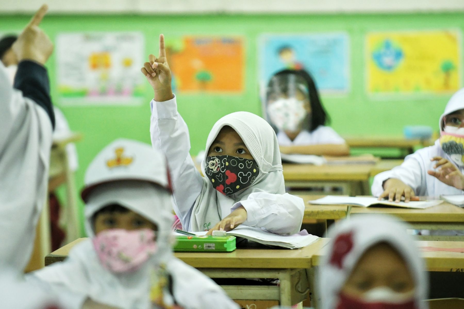 Detail Gambar Anak Sekolah Belajar Nomer 14