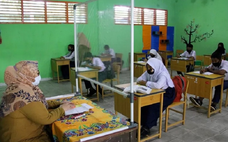 Detail Gambar Anak Sekolah Dasar Dalam Ruang Kelas Hijau Nomer 24