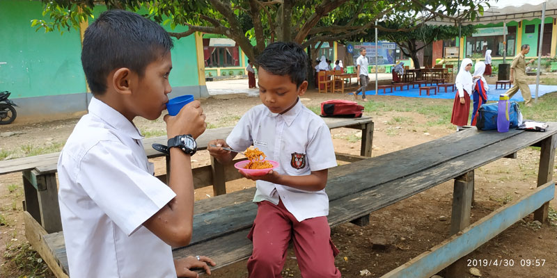 Detail Gambar Anak Sekolah Sd Di Kantin Nomer 41