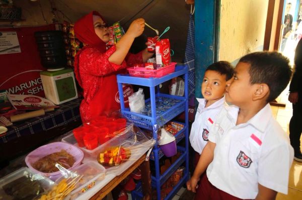 Detail Gambar Anak Sekolah Sd Di Kantin Nomer 6