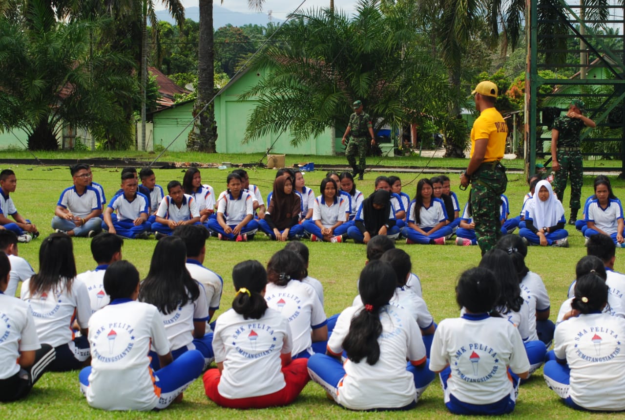 Detail Gambar Anak Sekolah Sma Outbound Nomer 38