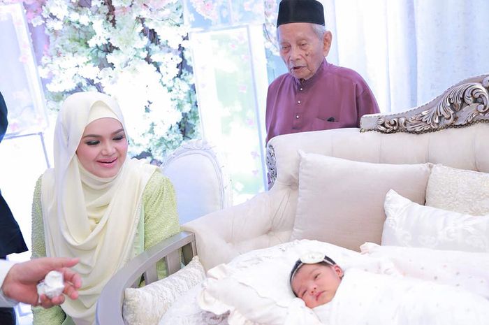 Detail Gambar Anak Siti Nurhaliza Nomer 11