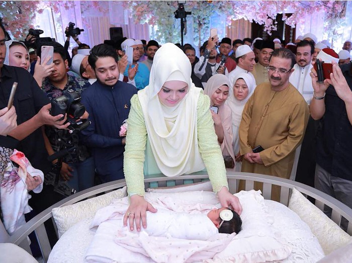 Detail Gambar Anak Siti Nurhaliza Nomer 12