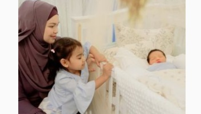 Detail Gambar Anak Siti Nurhaliza Nomer 24