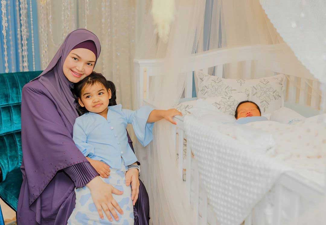 Detail Gambar Anak Siti Nurhaliza Nomer 36