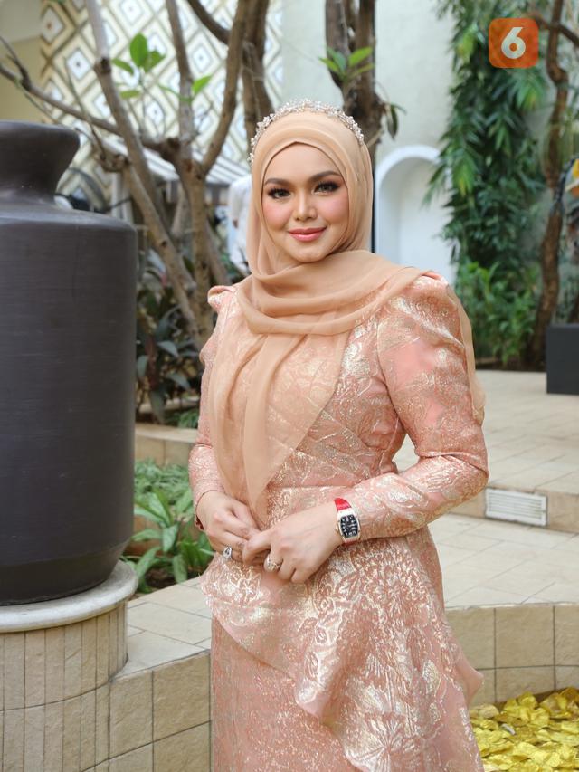 Detail Gambar Anak Siti Nurhaliza Nomer 43