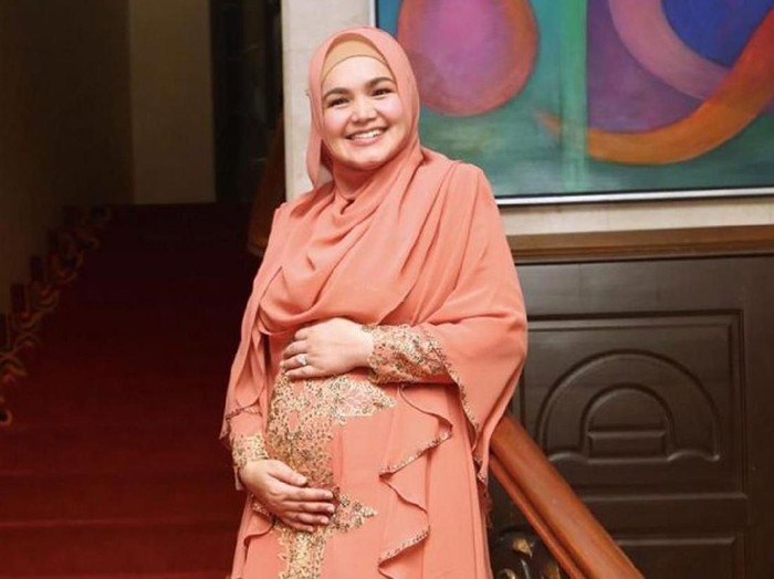 Detail Gambar Anak Siti Nurhaliza Nomer 53