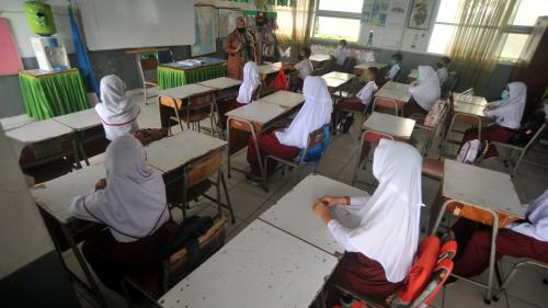 Detail Gambar Anak Smp Berkerudung Nakal Nomer 19