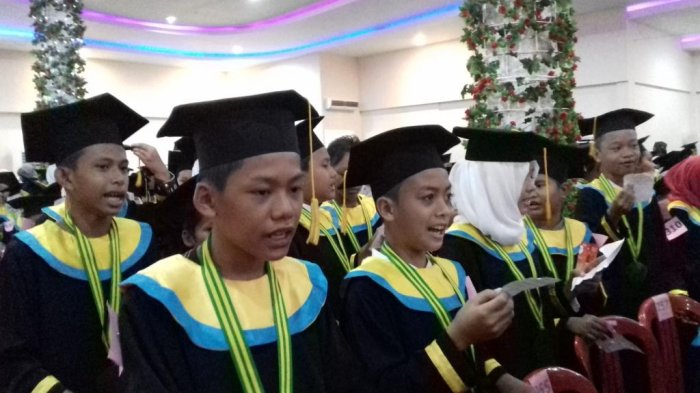 Detail Gambar Anak Wisuda Nomer 34