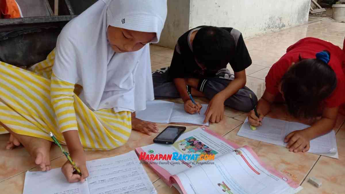 Detail Gambar Anak Yang Sedang Belajar Di Rumah Nomer 44