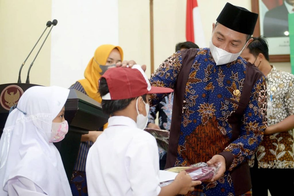 Detail Gambar Anak Yatim Piatu Nomer 24