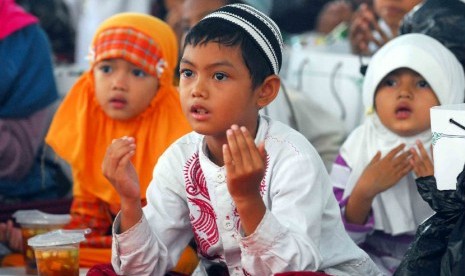 Detail Gambar Anak Yatim Piatu Nomer 28