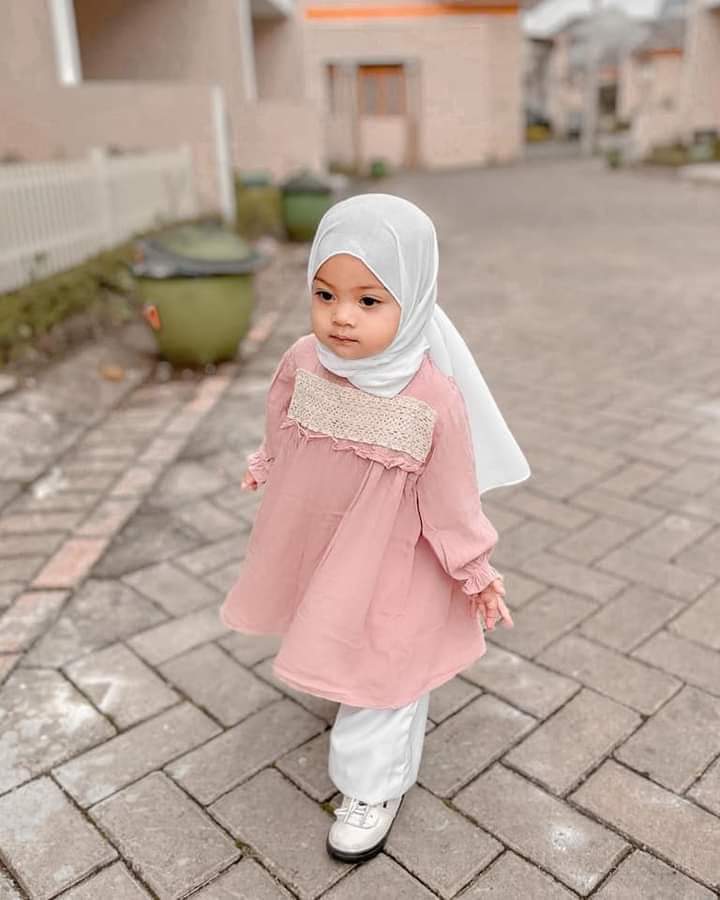 Detail Gambar Anak2 Kecil Lucu Cantik Manis Berhijab Nomer 3