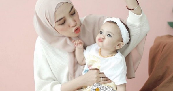 Detail Gambar Anak2 Kecil Lucu Cantik Manis Berhijab Nomer 49