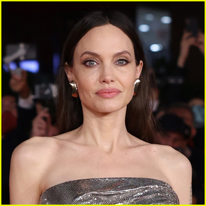 Detail Gambar Angelina Jolie Terbaru Nomer 2