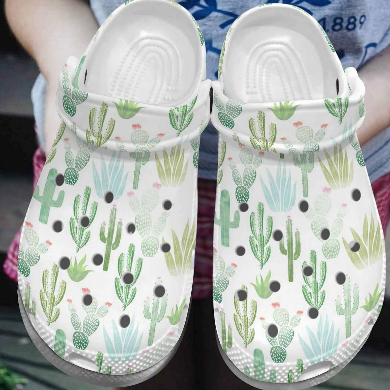 Detail Cactus Print Crocs Nomer 11