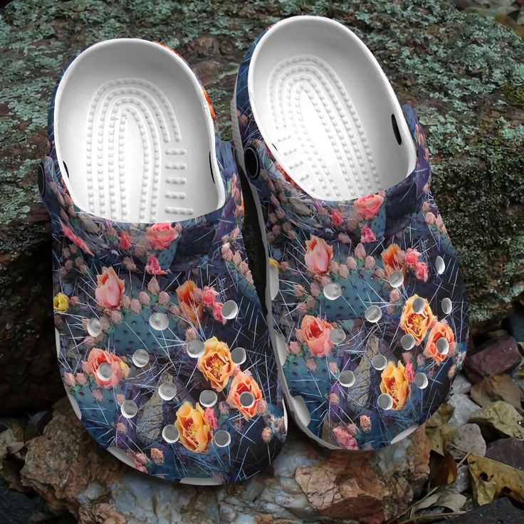 Detail Cactus Print Crocs Nomer 15
