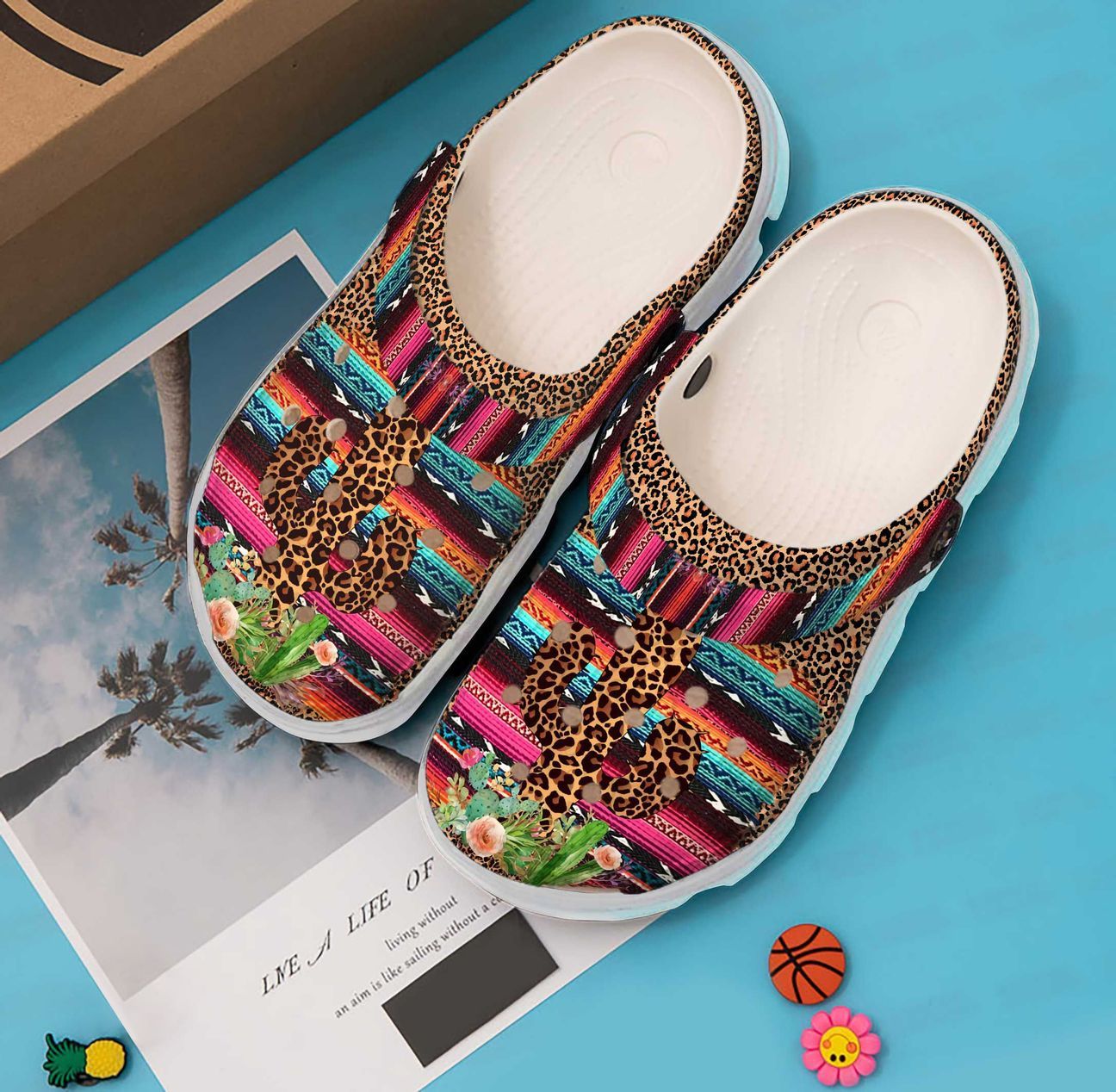 Detail Cactus Print Crocs Nomer 20