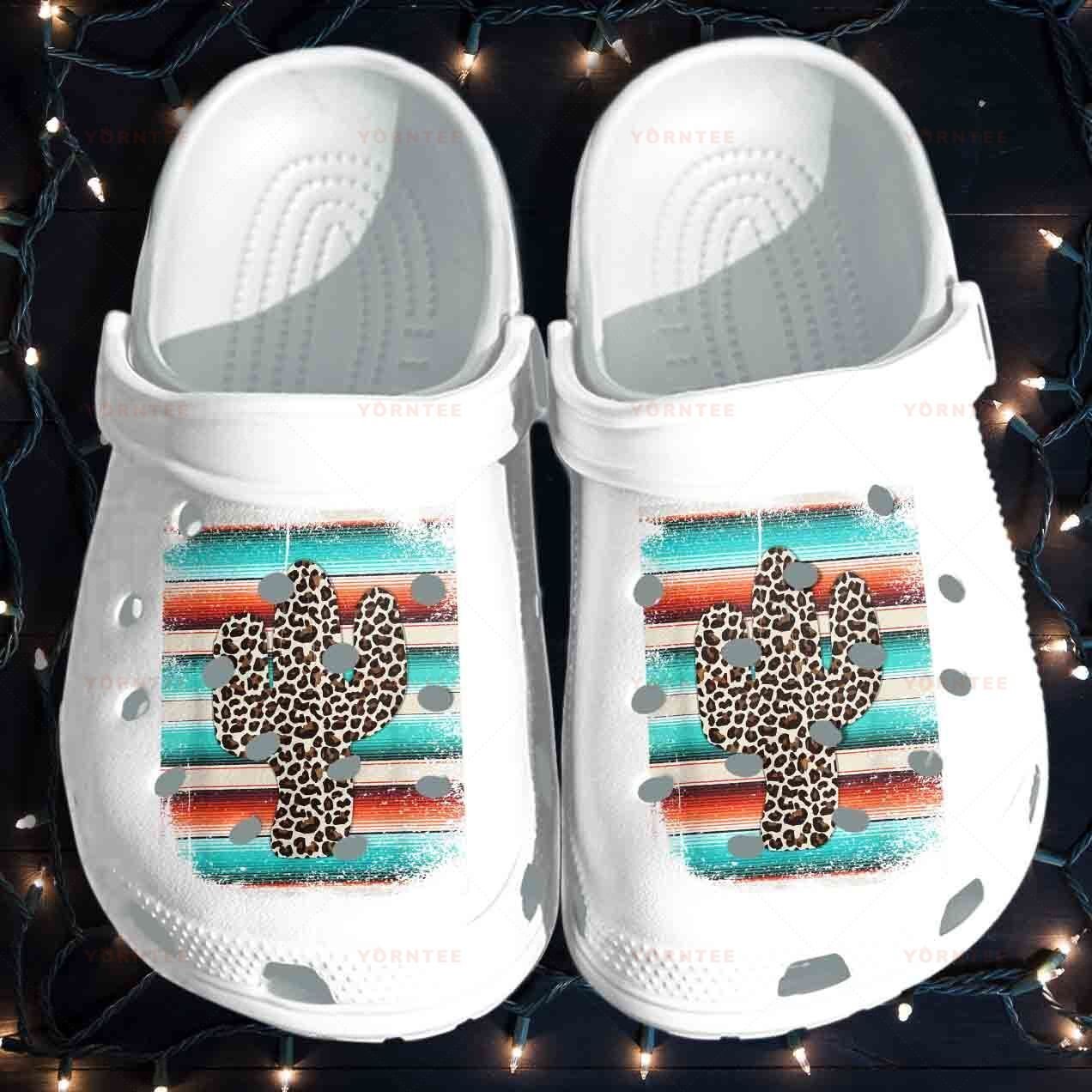 Detail Cactus Print Crocs Nomer 4