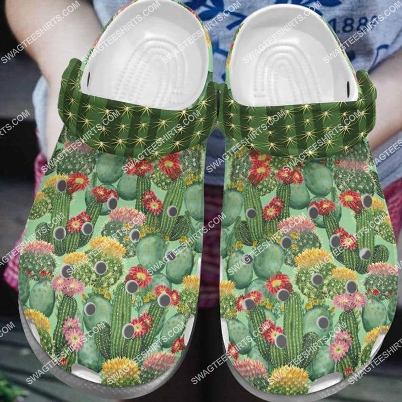 Detail Cactus Print Crocs Nomer 36