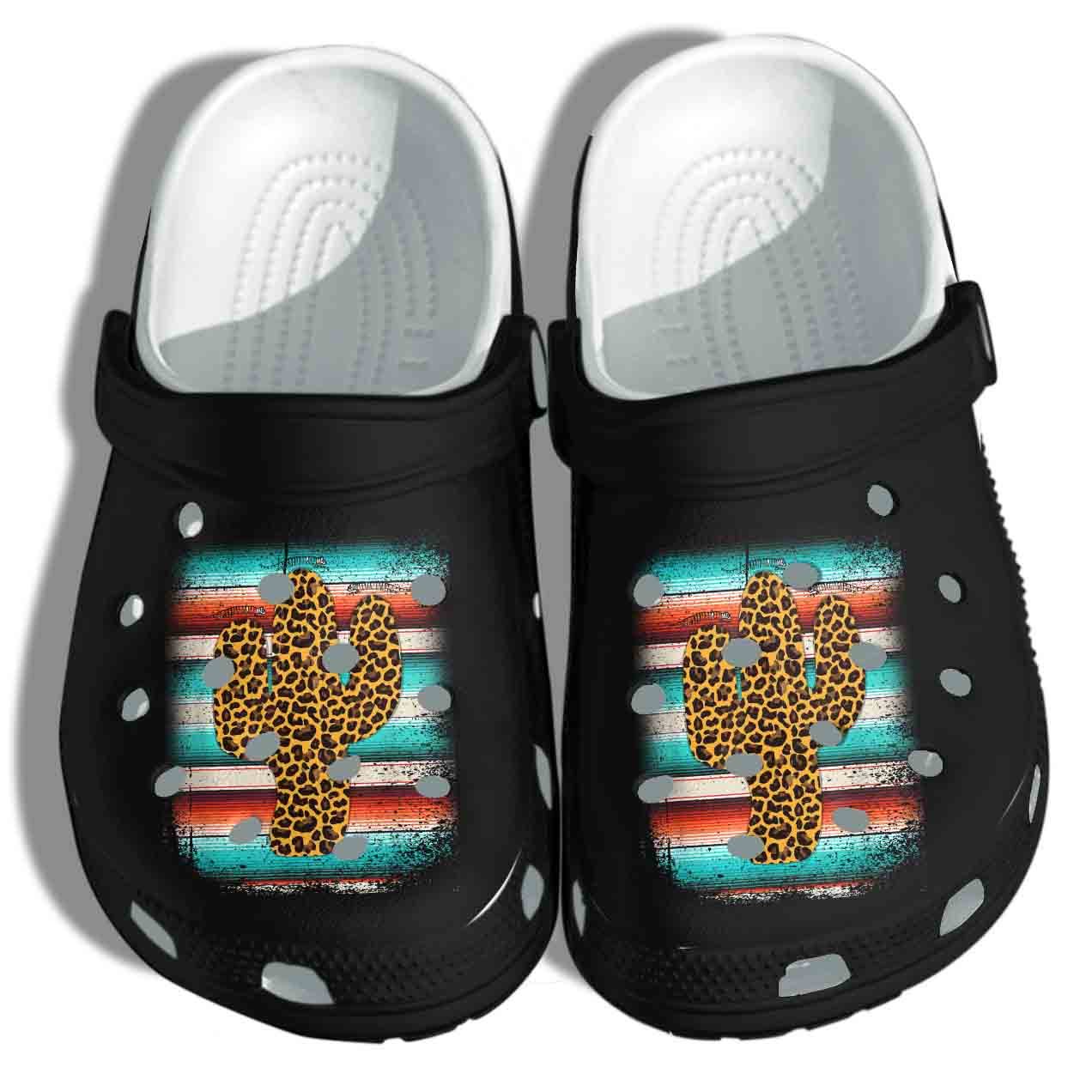 Detail Cactus Print Crocs Nomer 6
