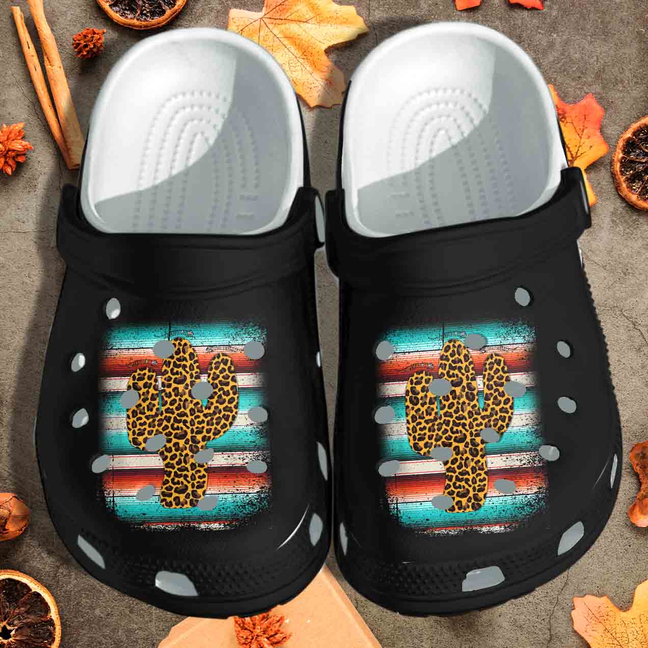 Detail Cactus Print Crocs Nomer 7