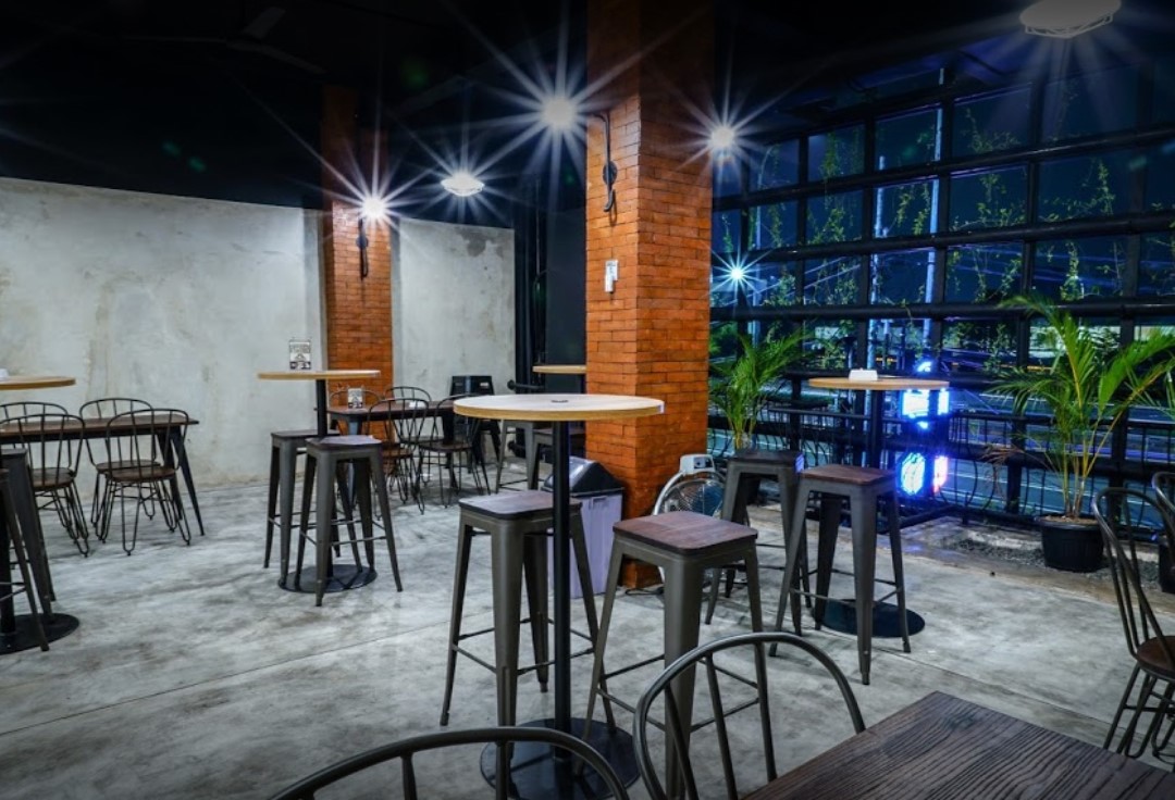 Detail Cafe Malam Hari Nomer 13