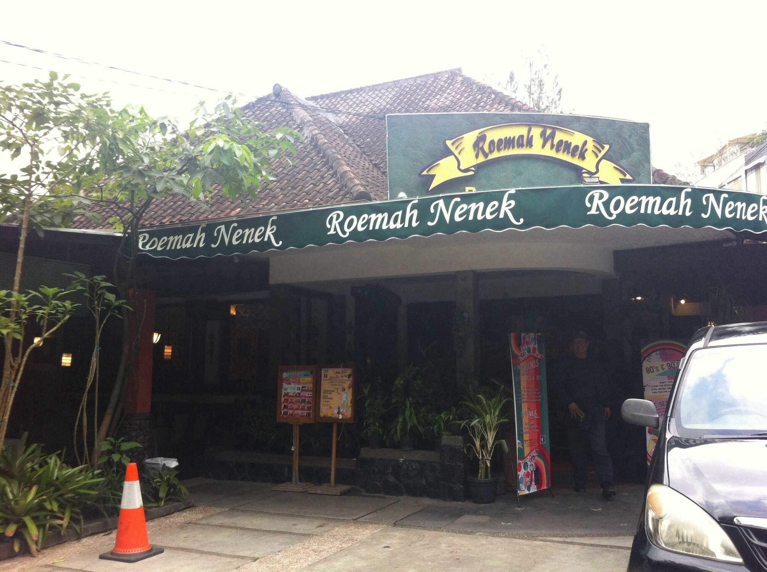 Detail Cafe Rumah Nenek Nomer 3