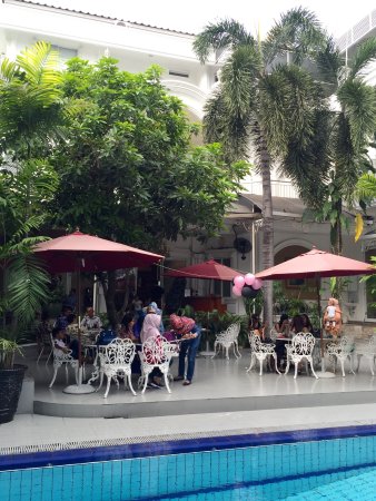 Detail Cafe Rumah Putih Cempaka Putih Nomer 10