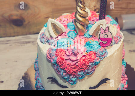 Detail Cake Gambar Unicorn Cake Gambar Crem Unicorn Nomer 6