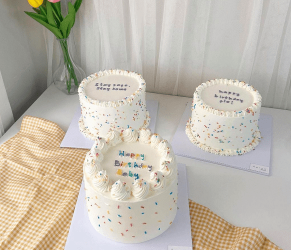 Detail Cake Ultah Simple Elegan Nomer 5