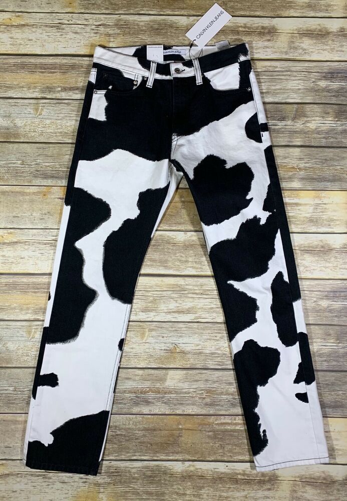 Detail Calvin Klein Cow Print Jeans Nomer 29