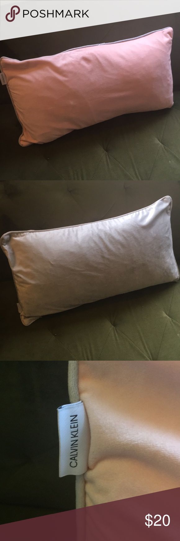 Detail Calvin Klein Feather Pillow Nomer 28
