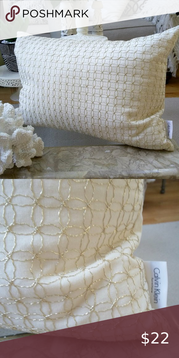 Detail Calvin Klein Feather Pillow Nomer 33
