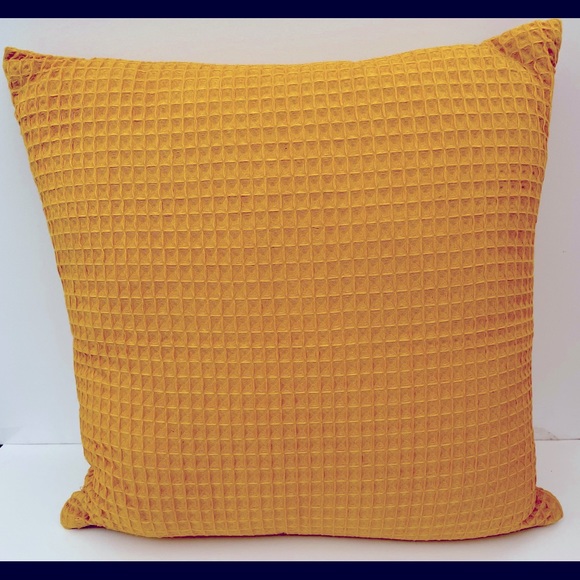 Detail Calvin Klein Feather Pillow Nomer 37