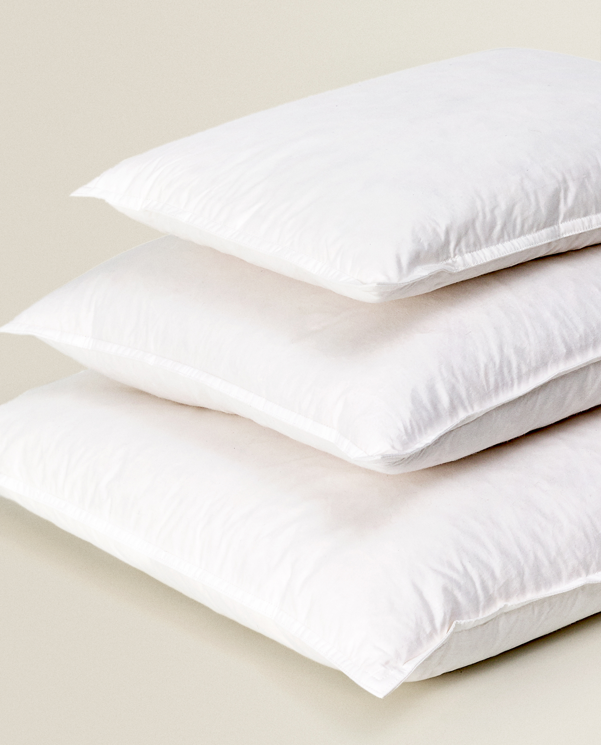 Detail Calvin Klein Feather Pillow Nomer 53