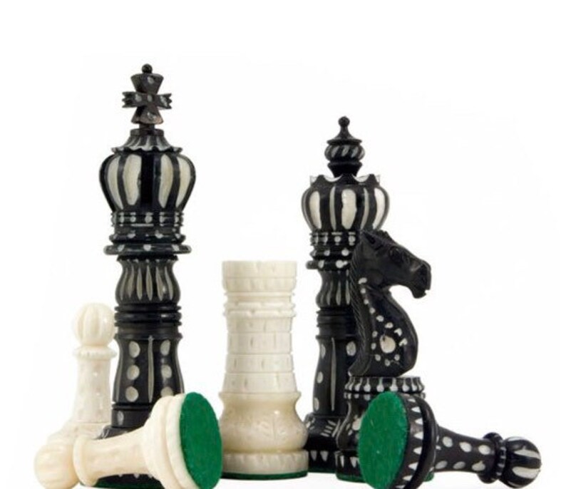 Detail Camel Bone Chess Set Nomer 16