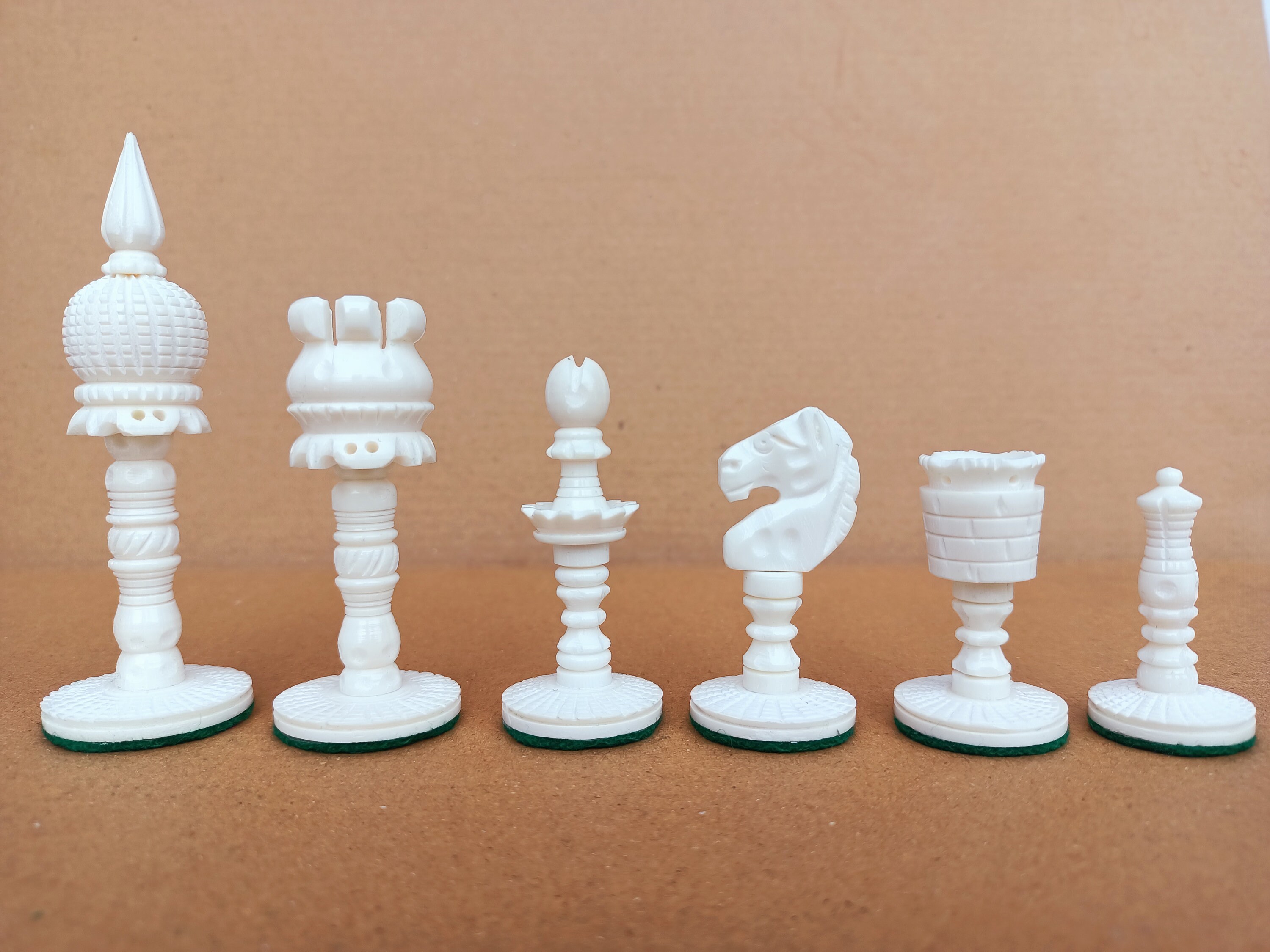 Detail Camel Bone Chess Set Nomer 19