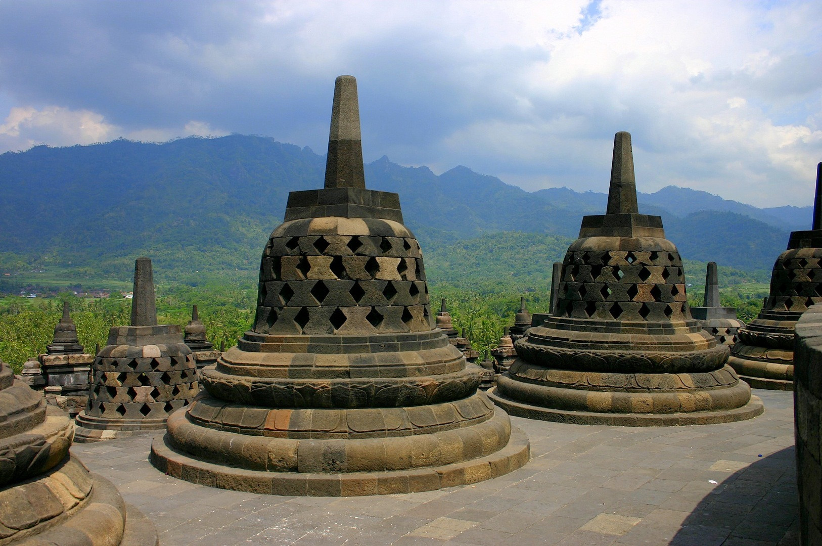 Detail Candi Borobudur Wallpaper Nomer 37