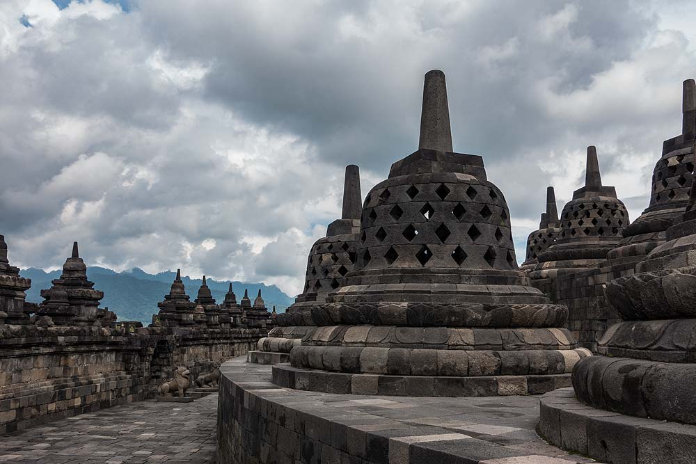 Detail Candi Dan Stupa Nomer 18