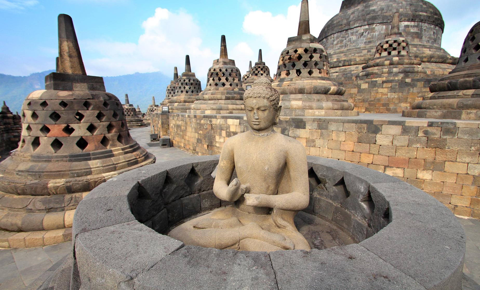 Detail Candi Dan Stupa Nomer 48